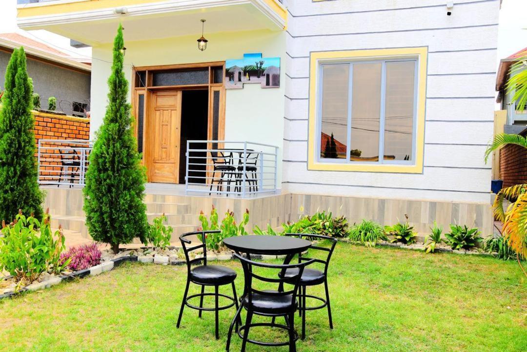 Stella Residence And Cuisine Кигали Екстериор снимка